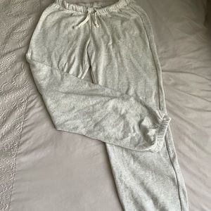 Light gray sweatpants 🤍🤍